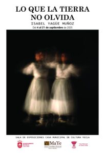 Cartel exposición "Lo que la tierra no olvida"