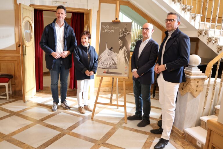 Gala benéfica Coros y Danzas Yecla