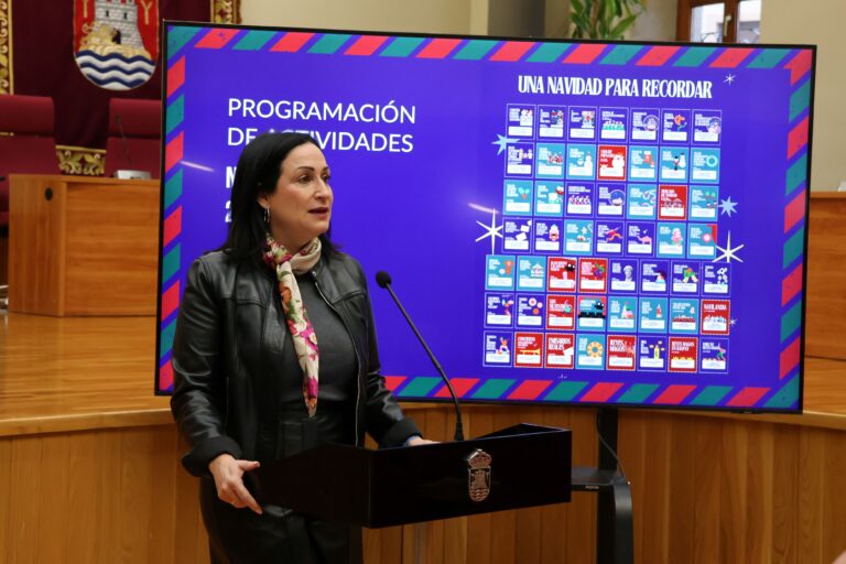 foto alcaldesa presenta programacion navidad 2025