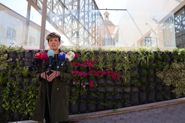 jardin vertical mercado central